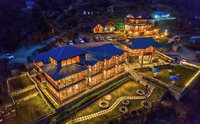 8Fold By Larisa, Jibhi